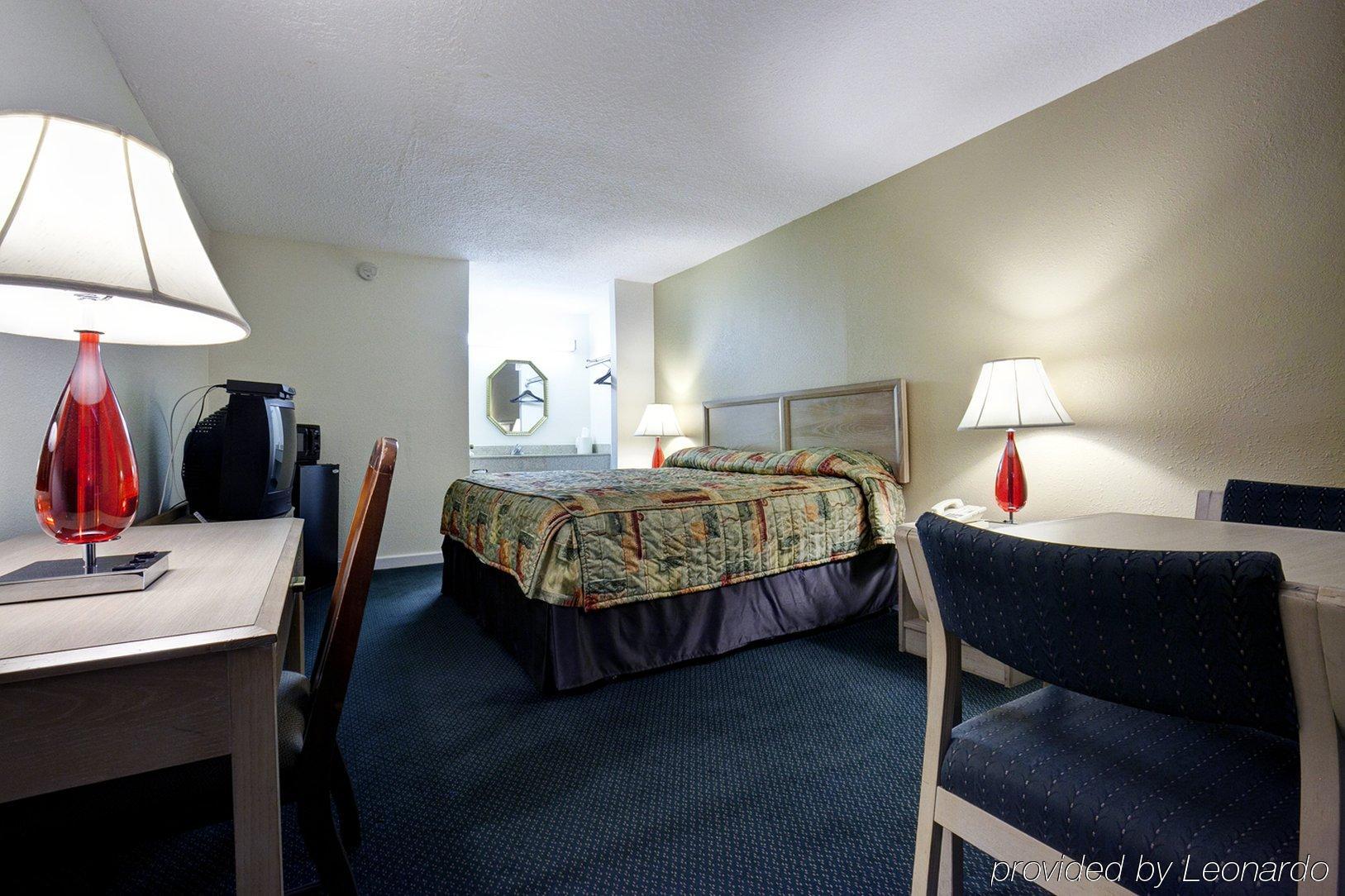 Americas Best Value Inn - Port Jefferson Station - Long Island Room photo